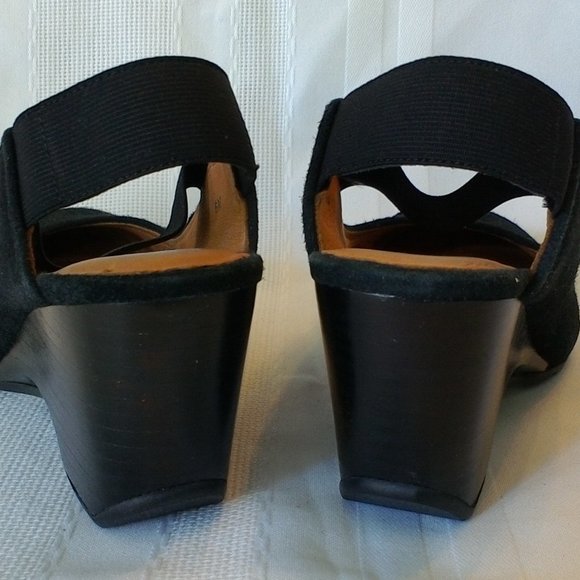 Gentle Souls size 6 black suede platform heel - Picture 6 of 6